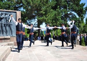 Erzurum tarihi coşku yaşadı